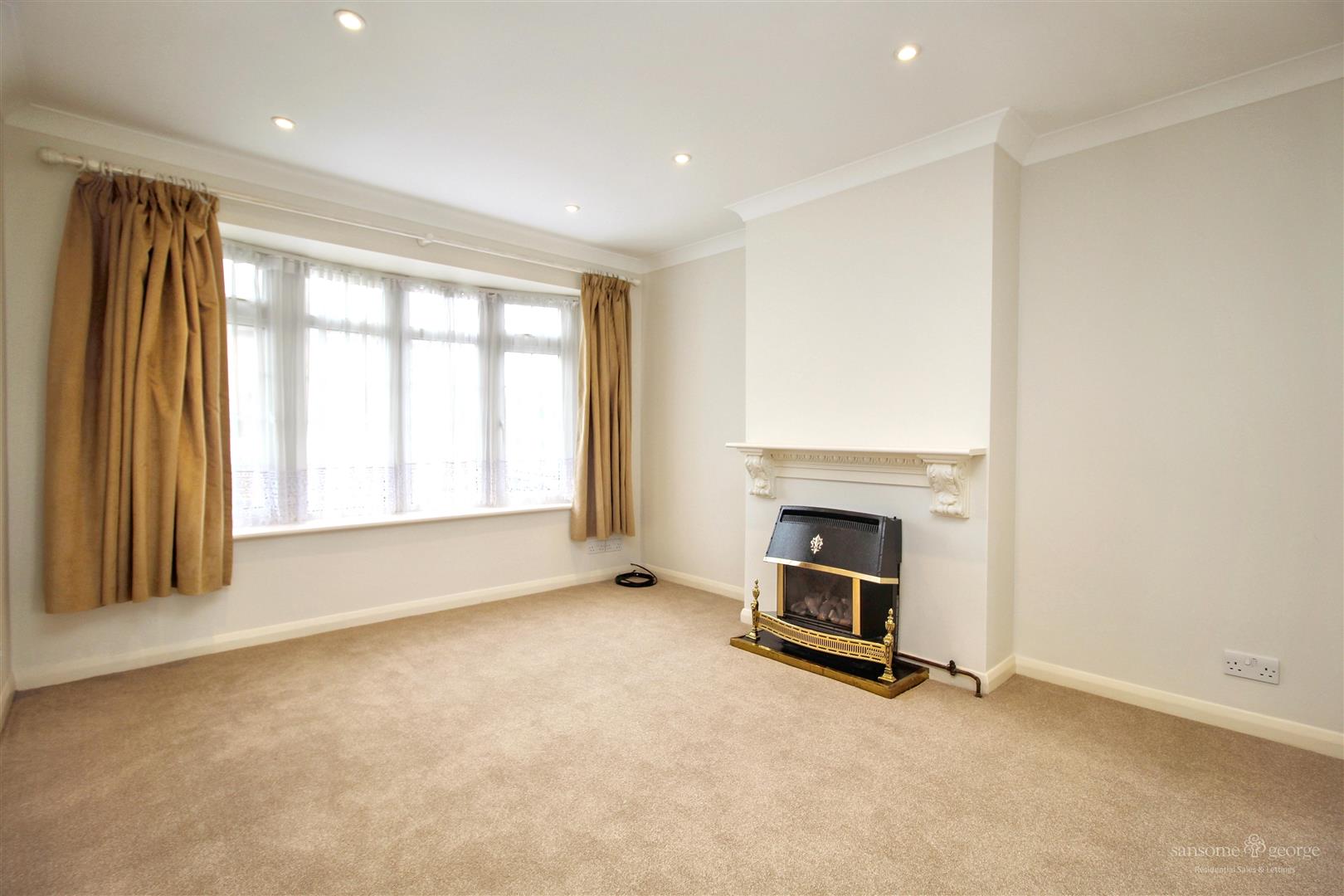 3 bed property in Underwood Road, Reading